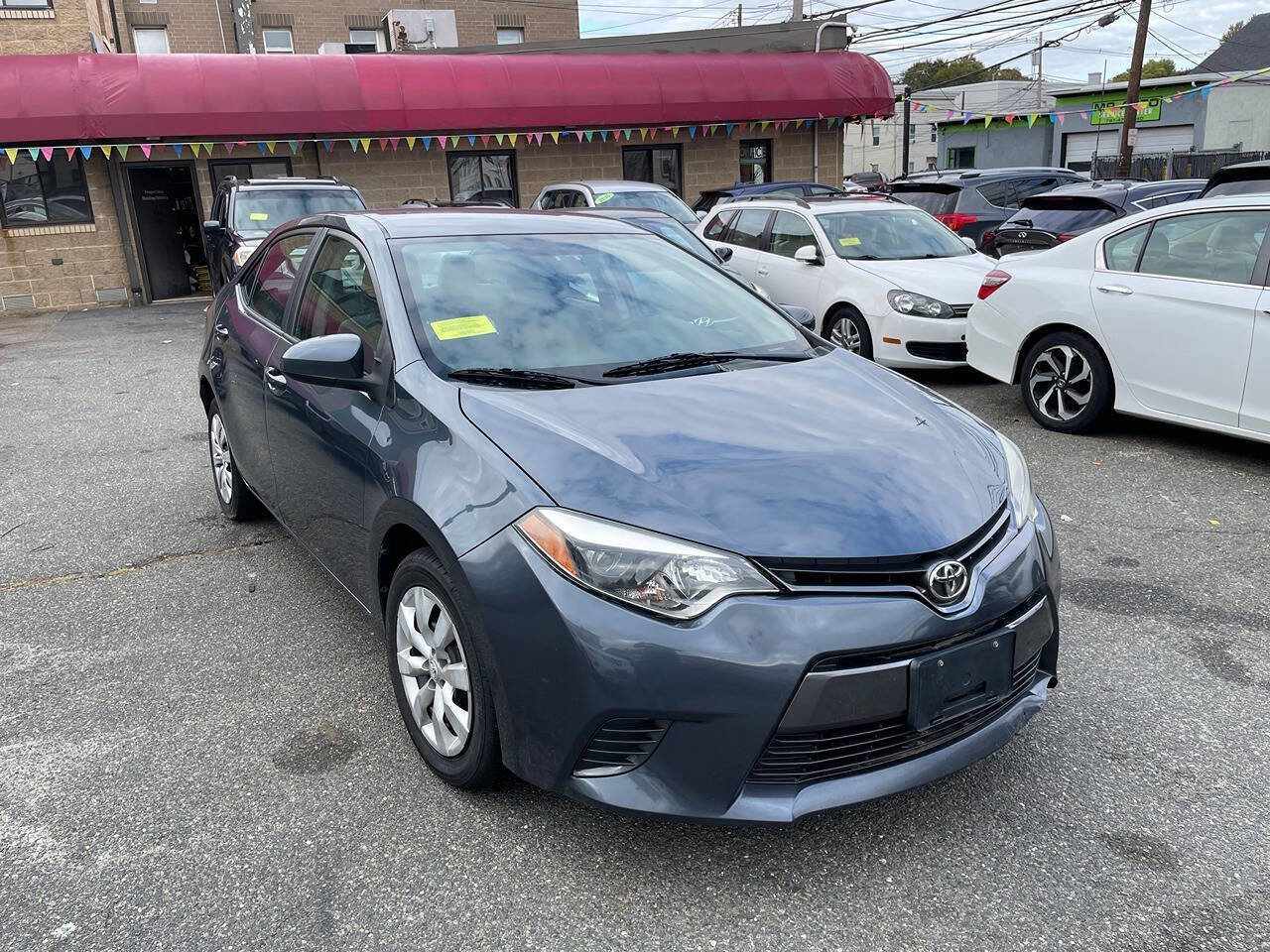 Used 2016 Toyota Corolla LE 4dr Sedan image 4