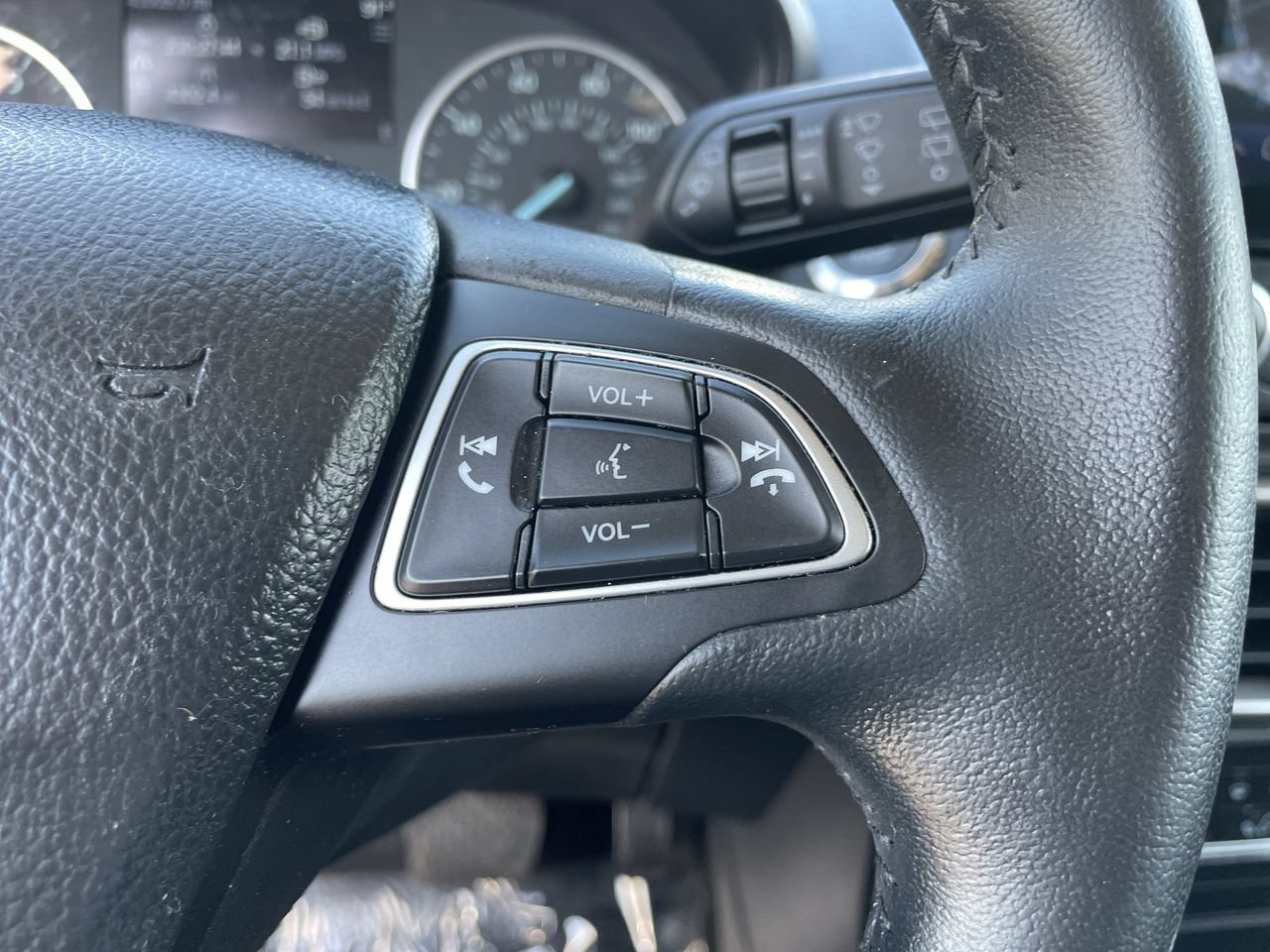 Used 2020 Ford EcoSport SE w/ SE Convenience Package FWD image 28