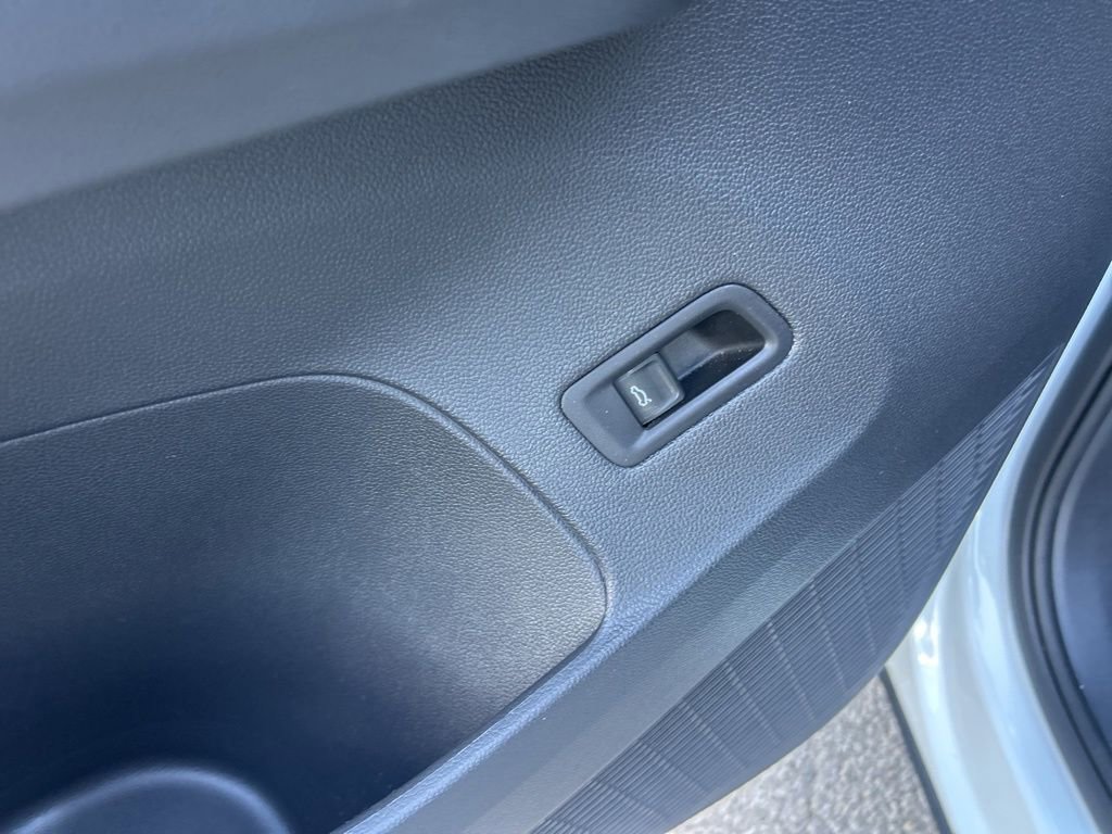 Used 2024 Volkswagen Atlas Cross Sport SE image 37