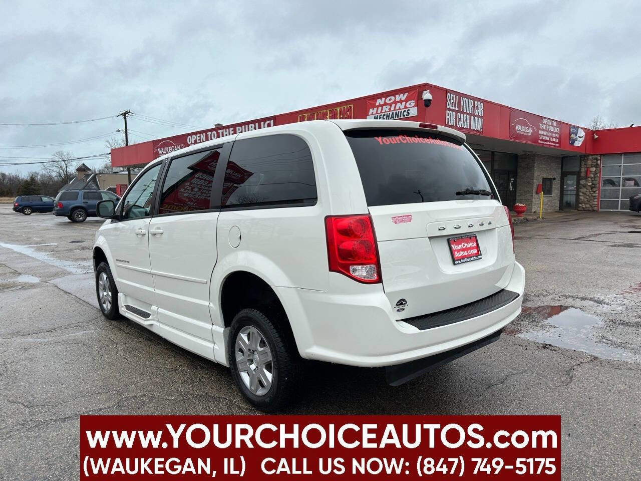 Used 2012 Dodge Grand Caravan SE image 4