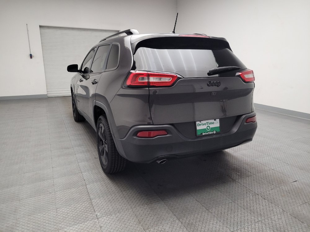 Used 2018 Jeep Cherokee Latitude w/ Altitude Package FWD image 6
