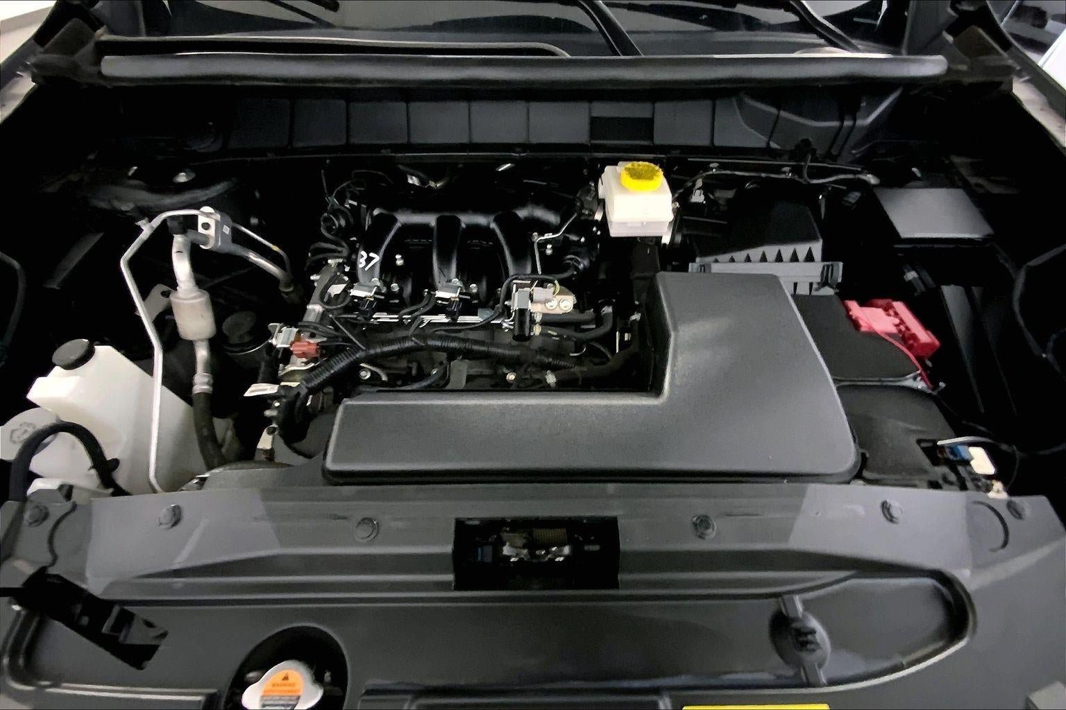 Used 2025 Nissan Pathfinder SV AWD/4WD image 25