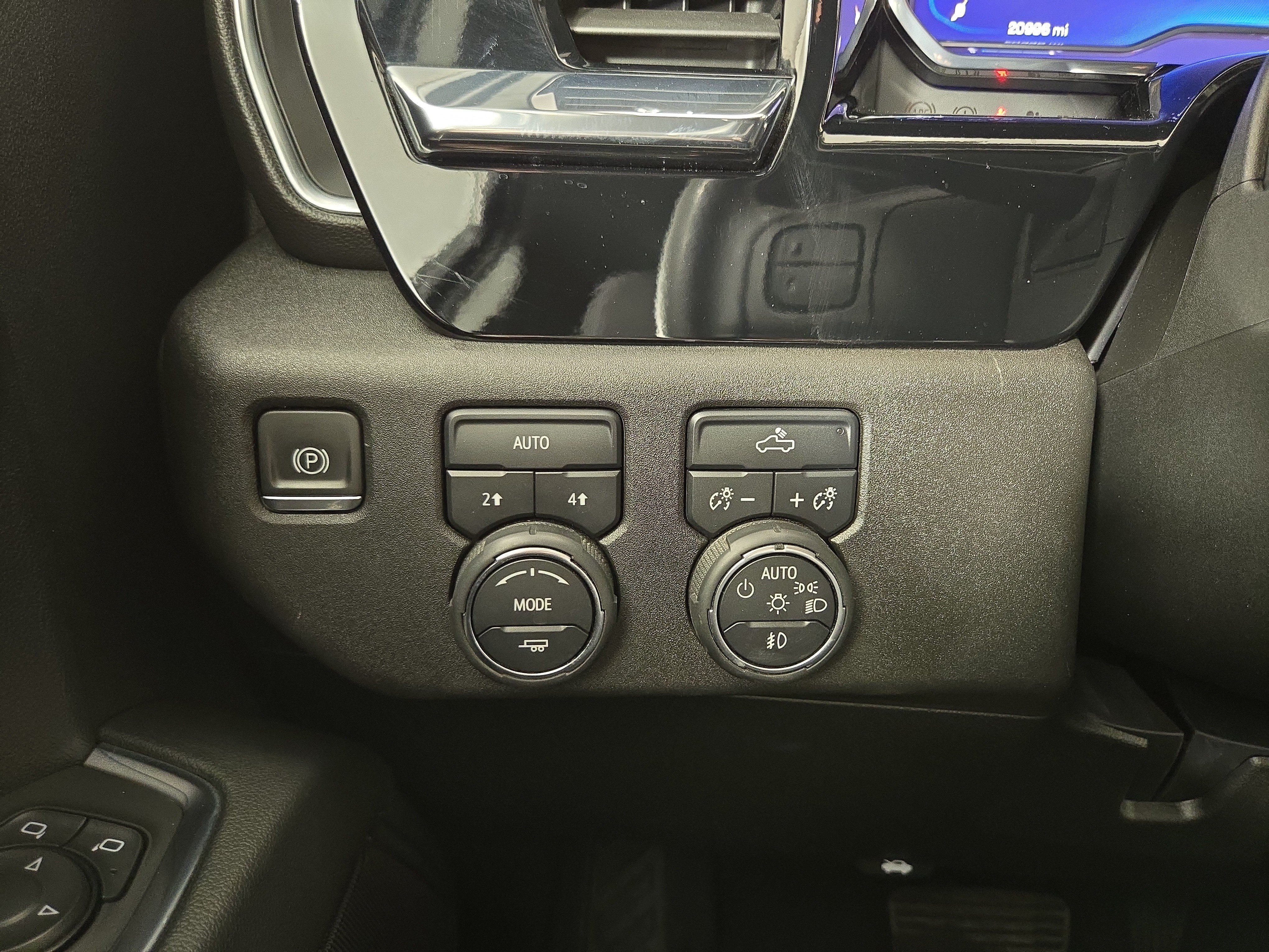 Certified 2024 Chevrolet Silverado 1500 RST w/ Rally Edition AWD/4WD image 27