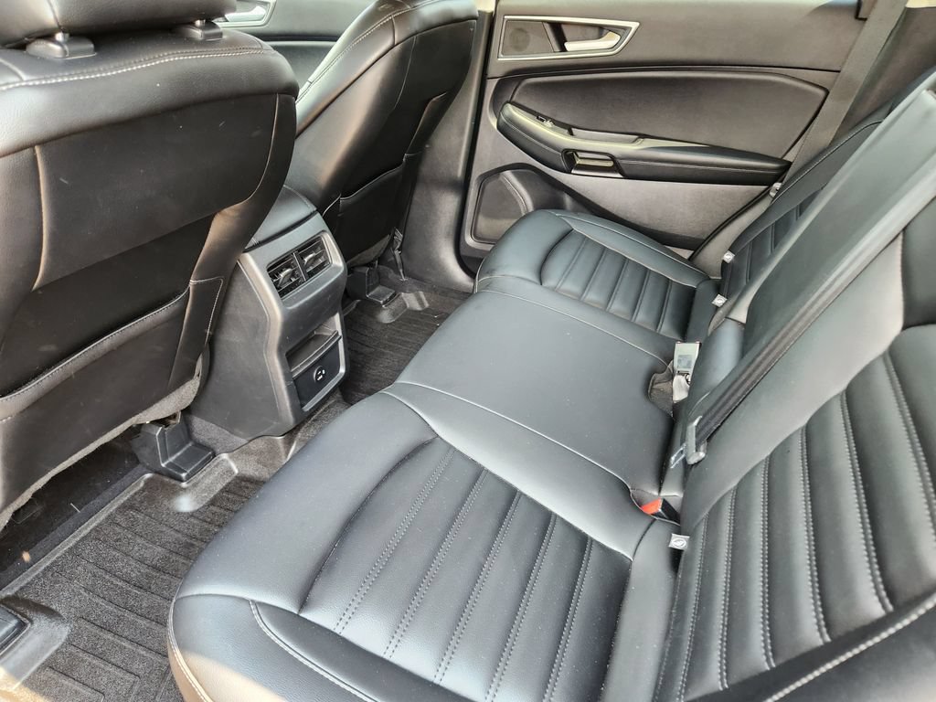 Used 2021 Ford Edge SEL w/ Class II Trailer Tow Package AWD/4WD image 9