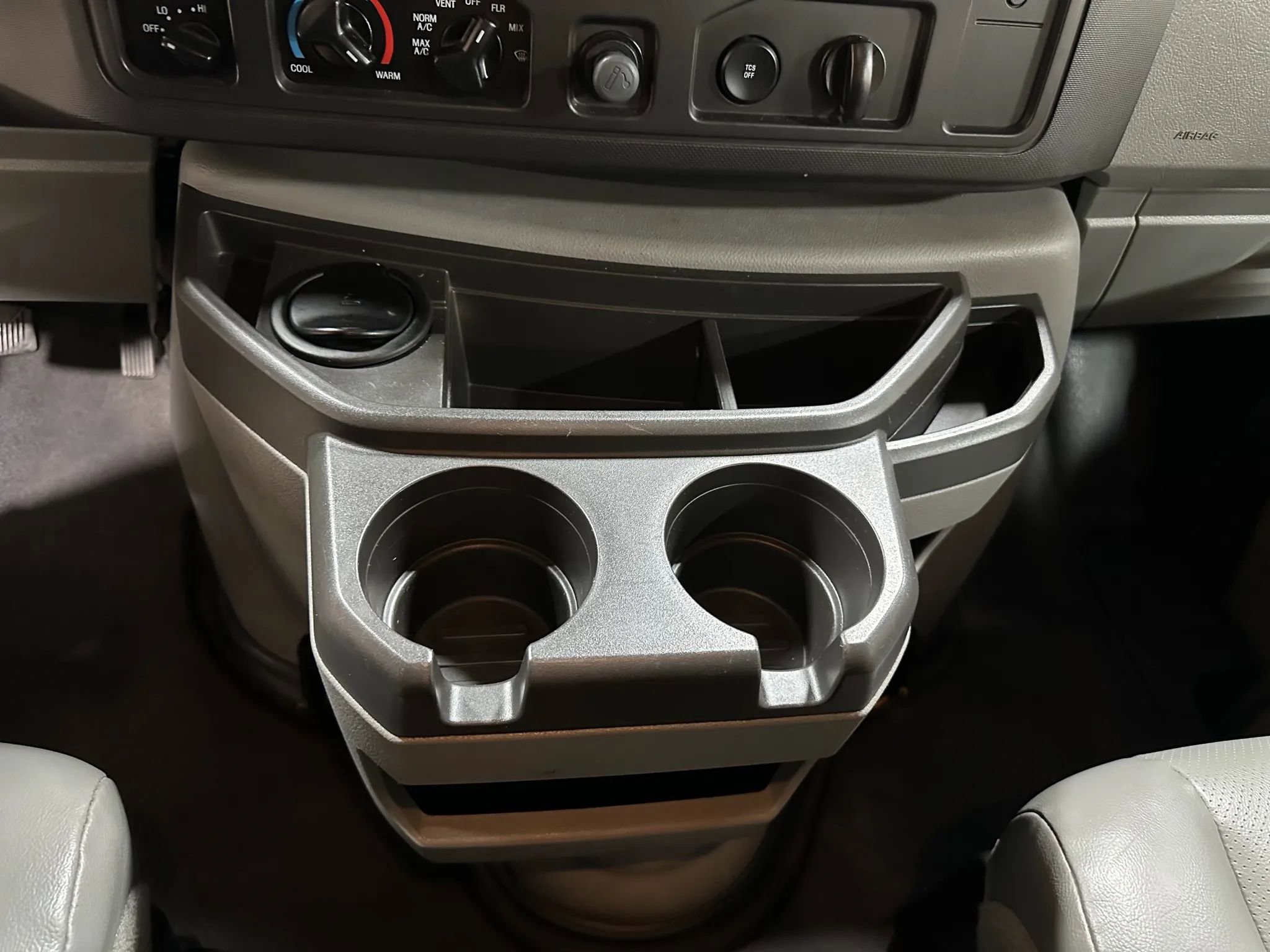 Used 2011 Ford E-150 and Econoline 150 Wagon RWD image 47