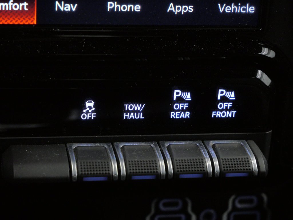 Used 2023 RAM 1500 Laramie AWD/4WD image 29
