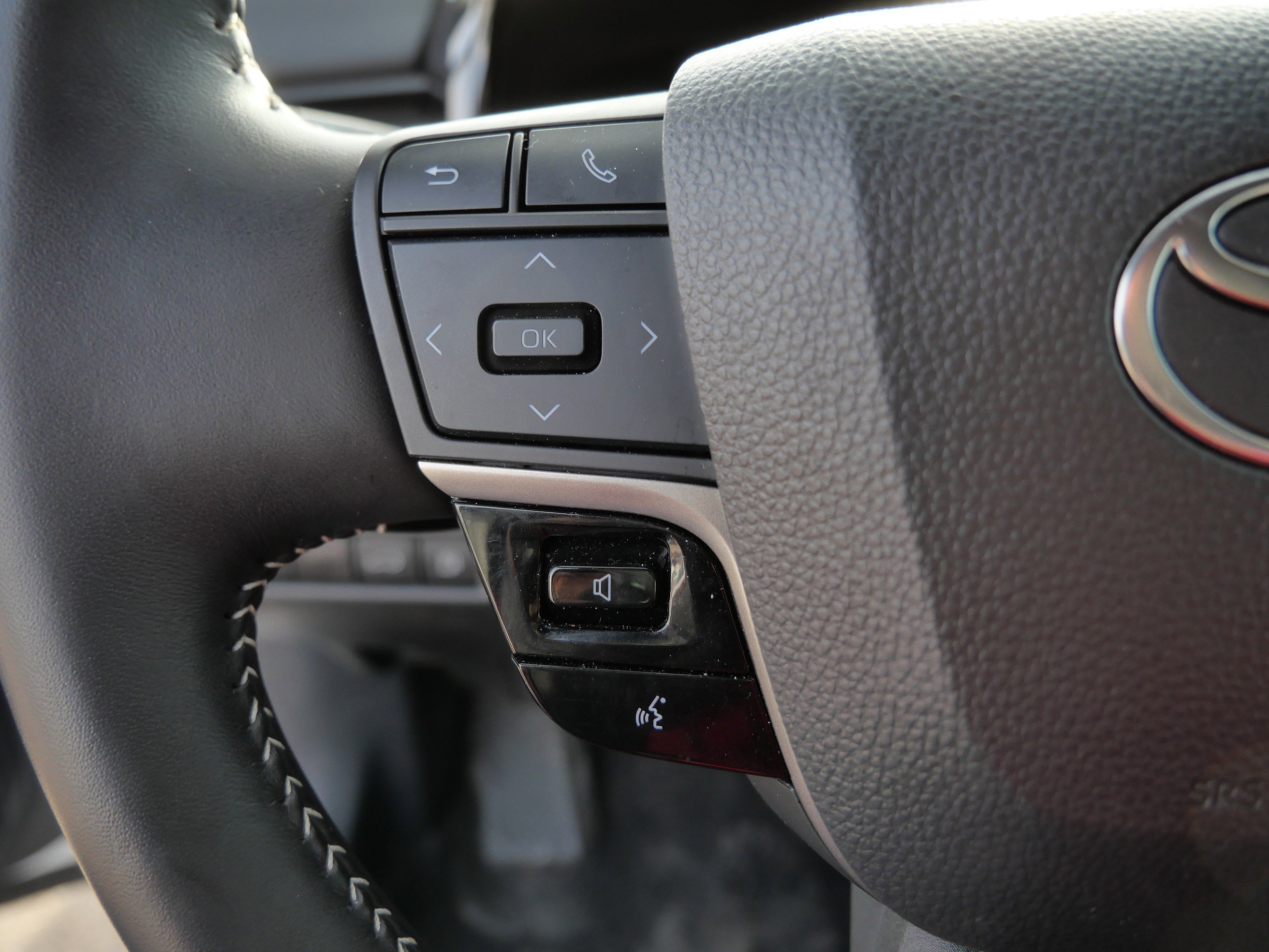 Certified 2025 Toyota Camry SE image 28