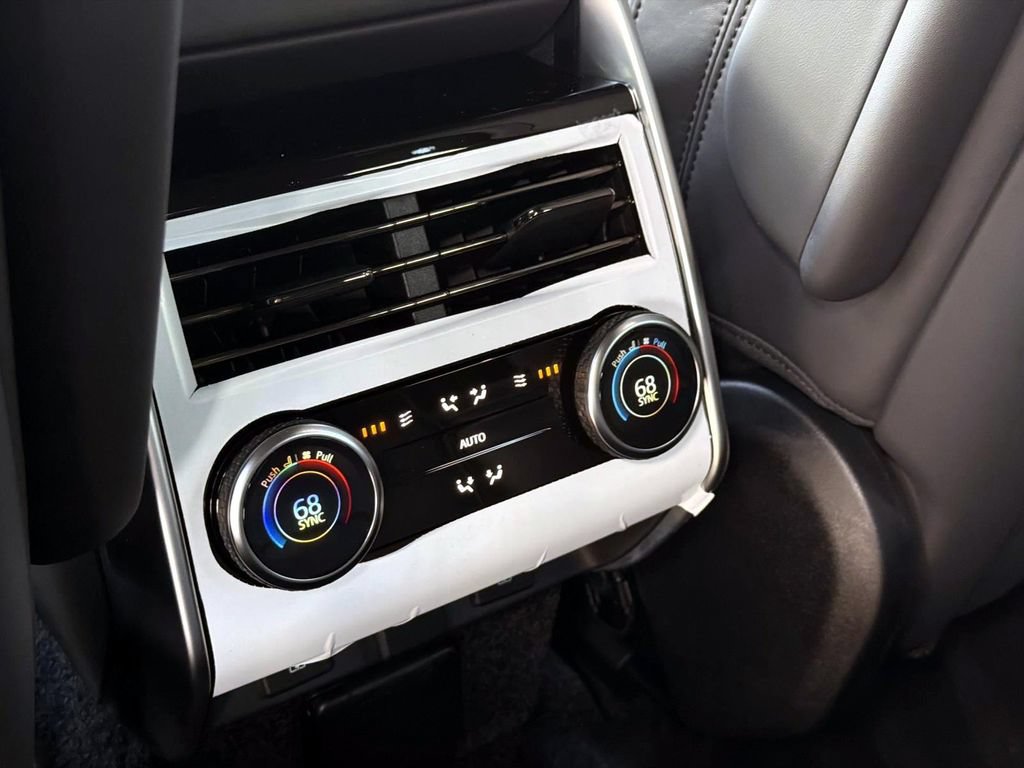 New 2026 Land Rover Range Rover SE AWD/4WD image 15