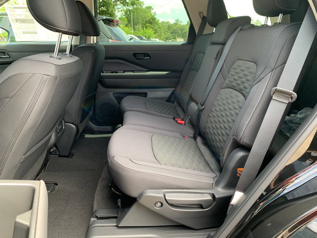 New 2026 Nissan Pathfinder SV w/ Cargo Package FWD image 9