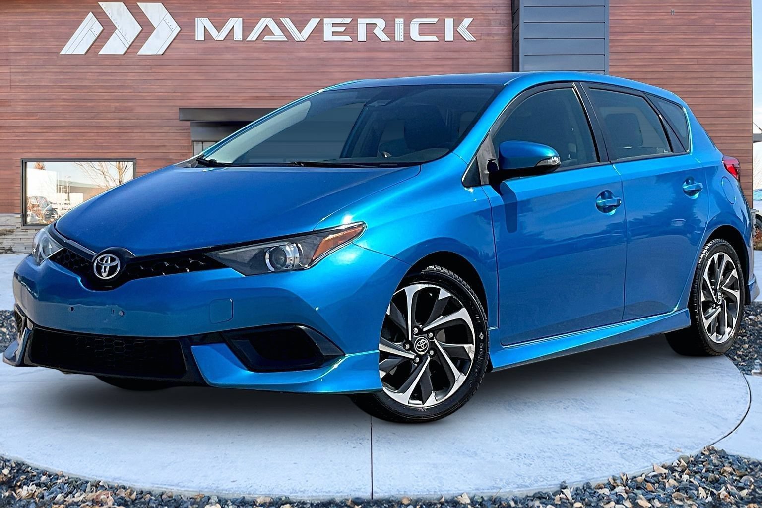 Used 2018 Toyota Corolla iM w/ All-Weather Mat Package FWD image 3