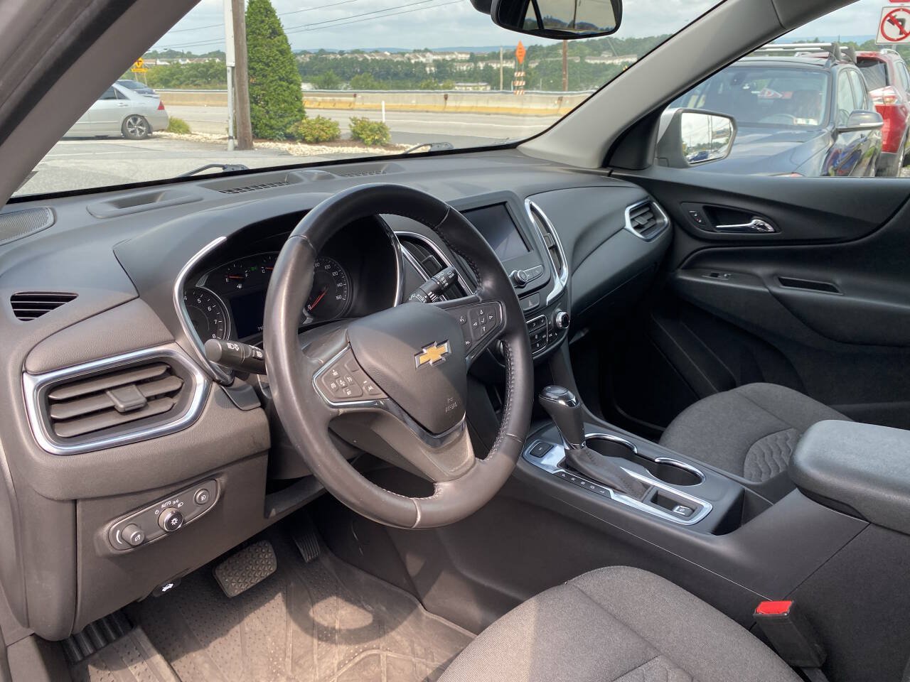 Used 2021 Chevrolet Equinox LT AWD/4WD image 11