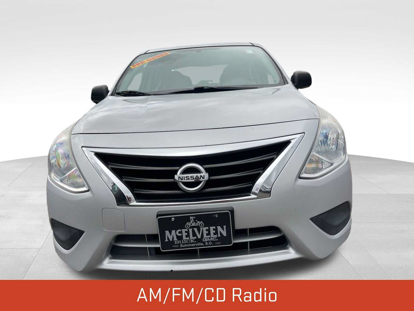 Used 2015 Nissan Versa S FWD image 2