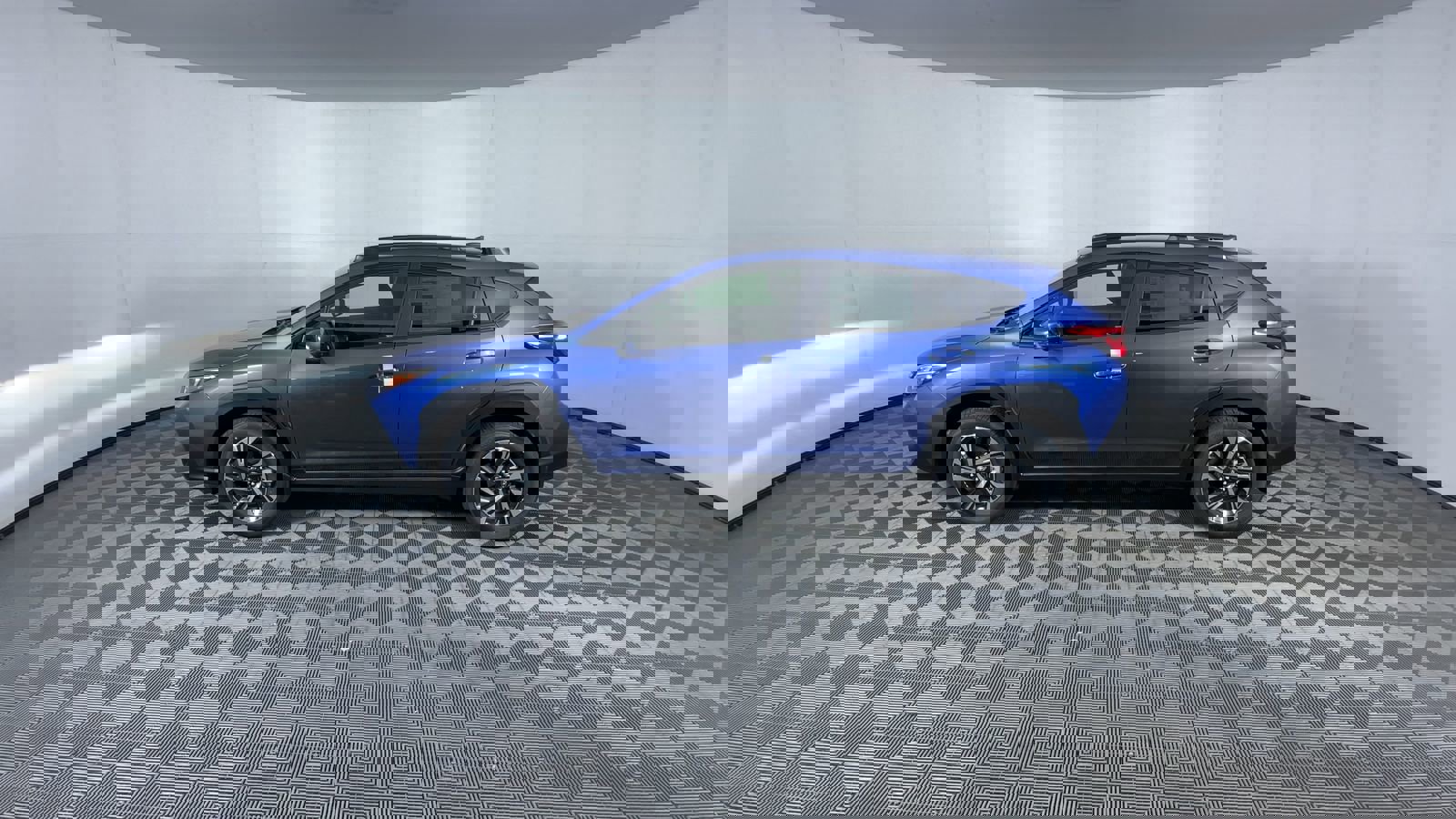 Used 2025 Subaru Crosstrek 2.5i Premium w/ Crosstrek Mirror Package image 5