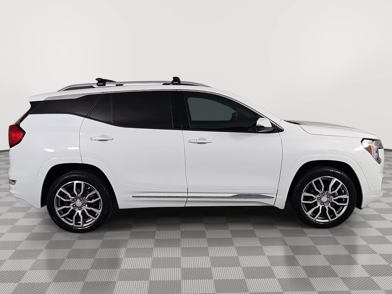 Used 2023 GMC Terrain Denali AWD/4WD image 9