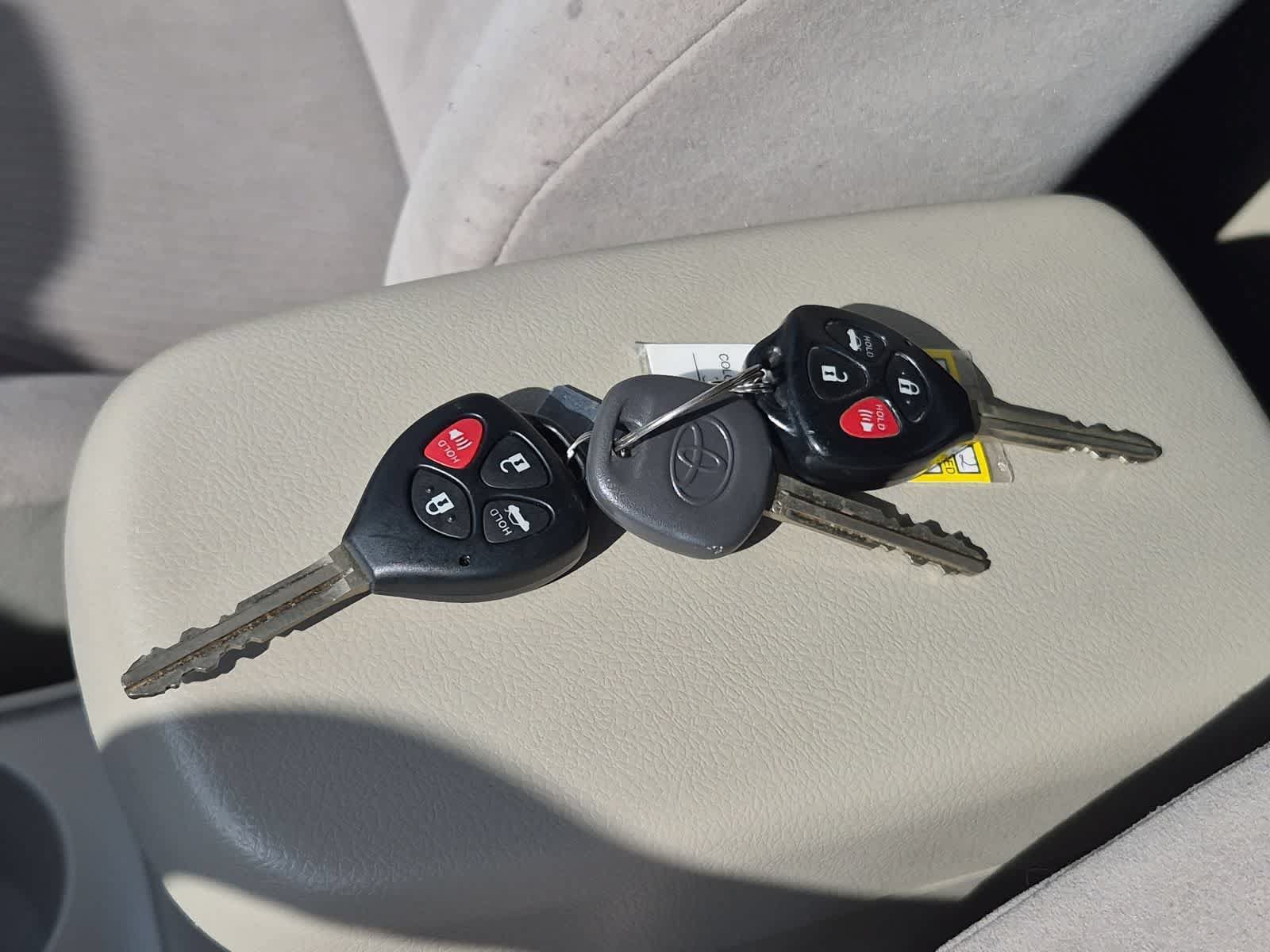 Used 2013 Toyota Corolla LE FWD image 34