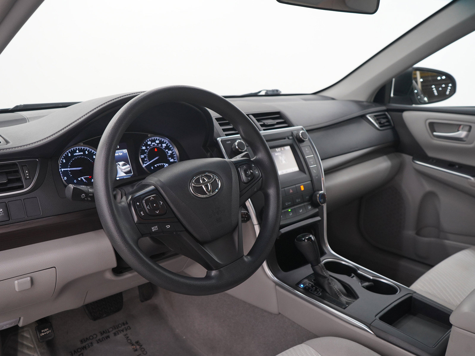 Used 2016 Toyota Camry LE FWD image 22