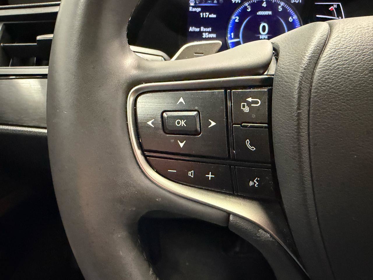 Used 2023 Lexus ES 350 w/ Premium Package FWD image 26