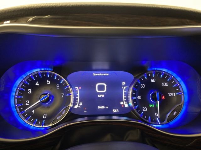 Used 2024 Chrysler Pacifica Limited image 9