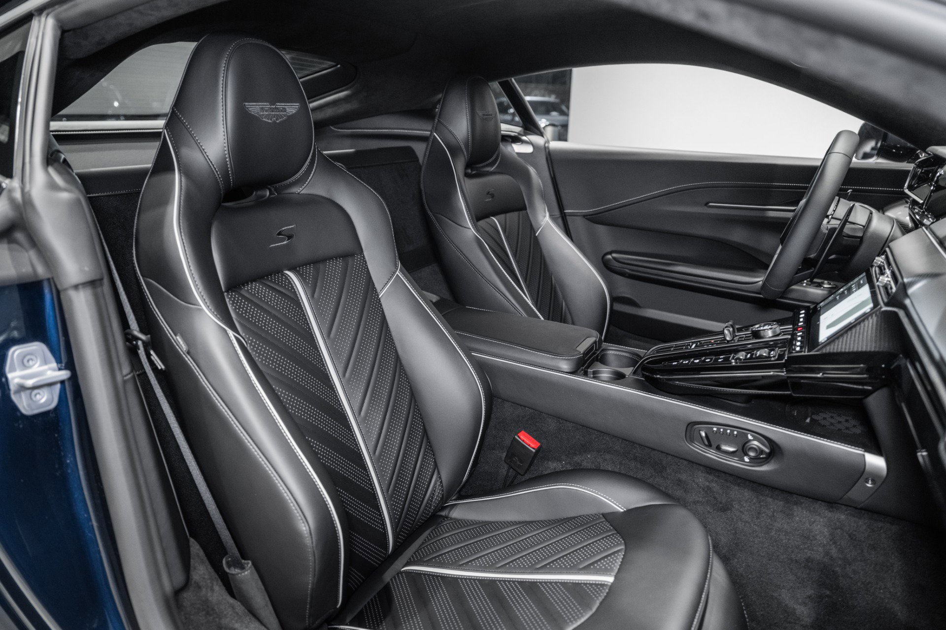 New 2026 Aston Martin V8 Vantage S RWD image 16