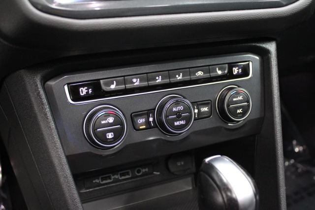 Used 2019 Volkswagen Tiguan SEL Premium R-Line AWD/4WD image 18