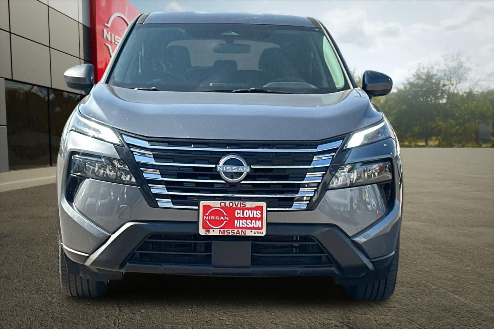 Certified 2025 Nissan Rogue SV FWD image 11