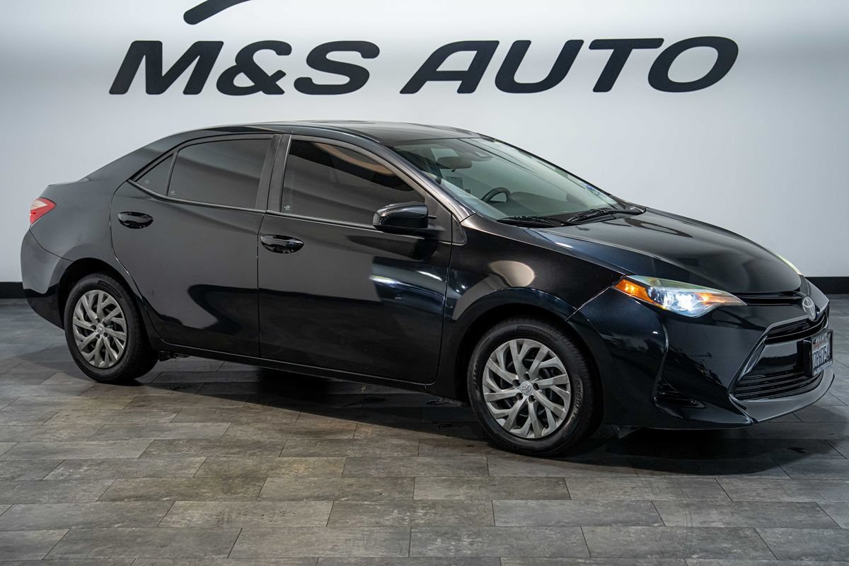 Used 2018 Toyota Corolla LE FWD image 20