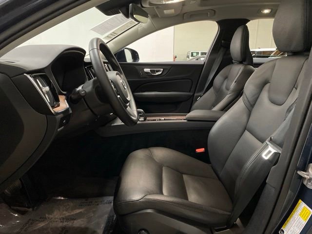 Used 2025 Volvo V60 B5 Cross Country Plus AWD/4WD image 28