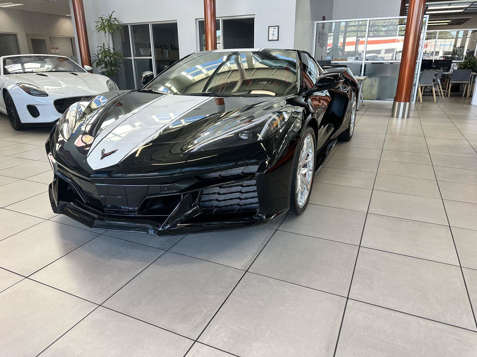 Used 2027 Chevrolet Corvette Grand Sport w/ Z52 Sport Performance Package RWD image 3