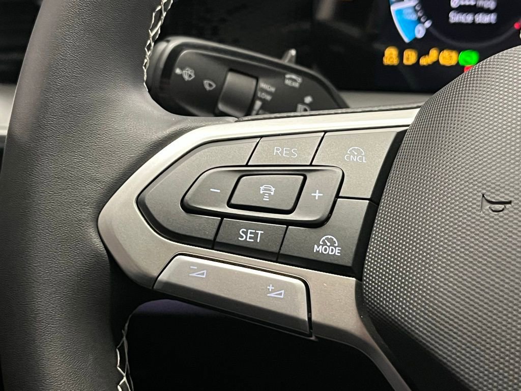 New 2026 Volkswagen Tiguan SE image 27