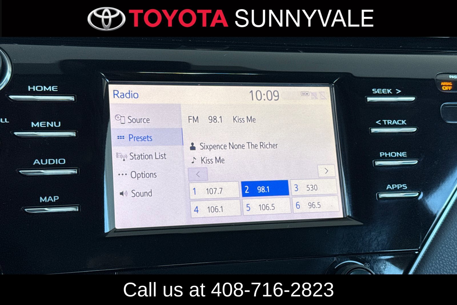 Used 2019 Toyota Camry SE w/ Convenience Package FWD image 21