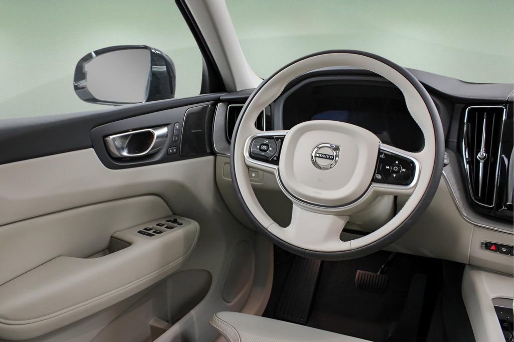 New 2025 Volvo XC60 T8 Ultra w/ Protection Package Premier image 15