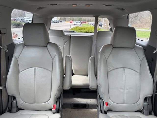 Used 2015 GMC Acadia SLT image 28