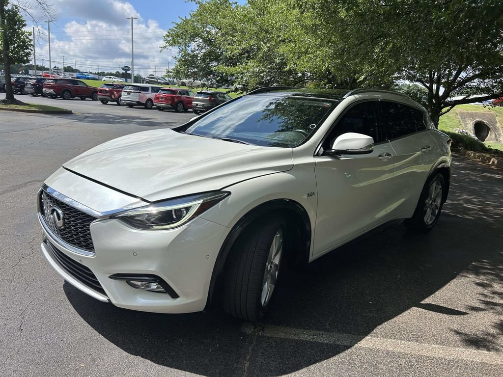 Used 2018 INFINITI QX30 Premium w/ Navigation Package FWD image 5