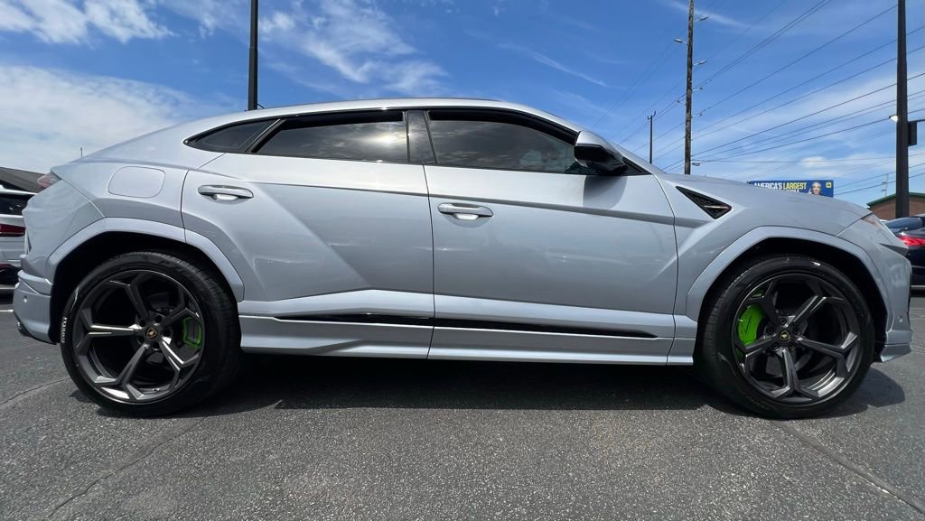 Used 2022 Lamborghini Urus image 9