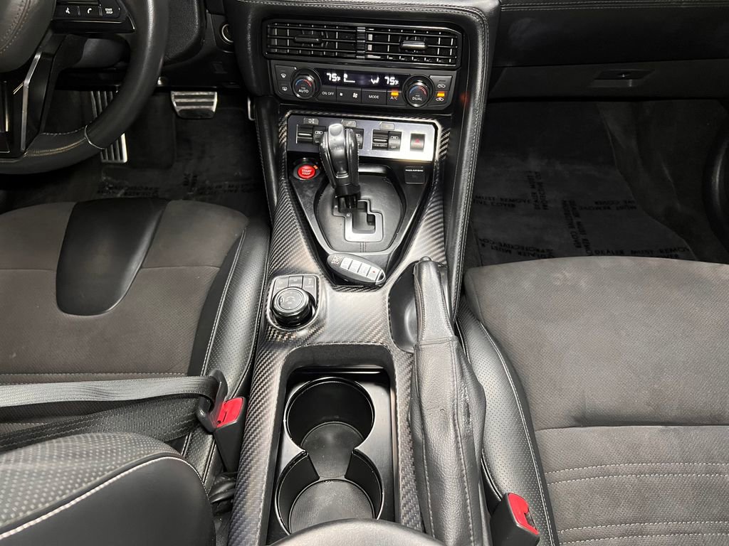 Used 2020 Nissan GT-R Premium w/ Premium Interior Package image 16