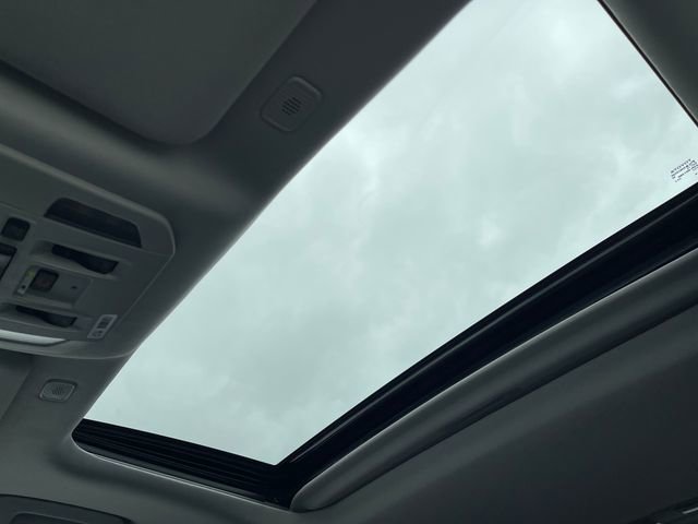 Used 2024 Toyota Highlander XLE image 24