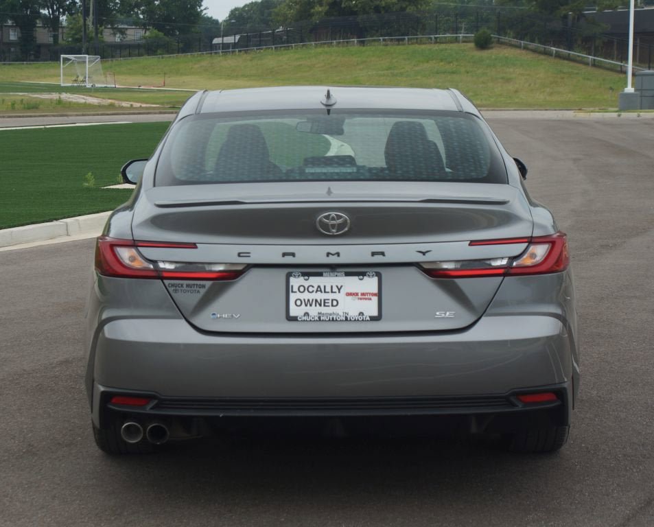 Used 2025 Toyota Camry SE FWD image 3