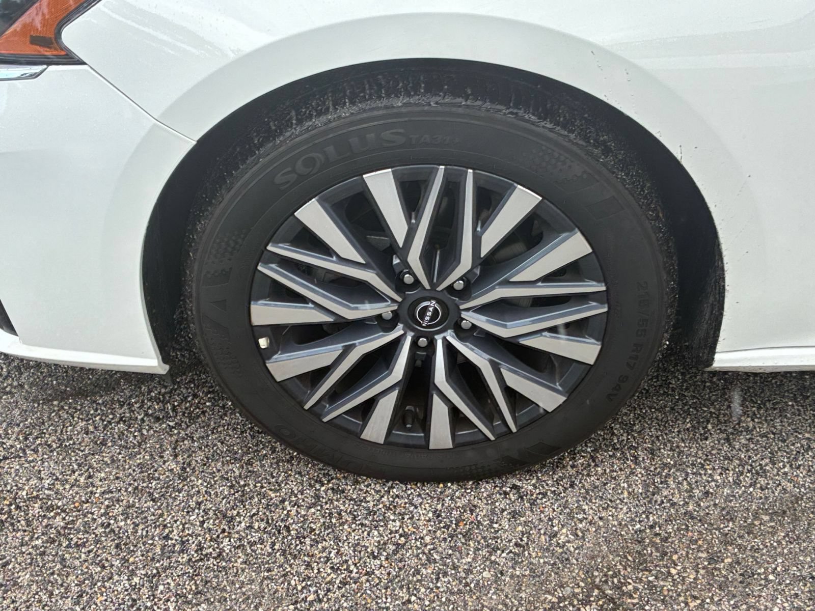 Used 2025 Nissan Altima 2.5 SV FWD image 20