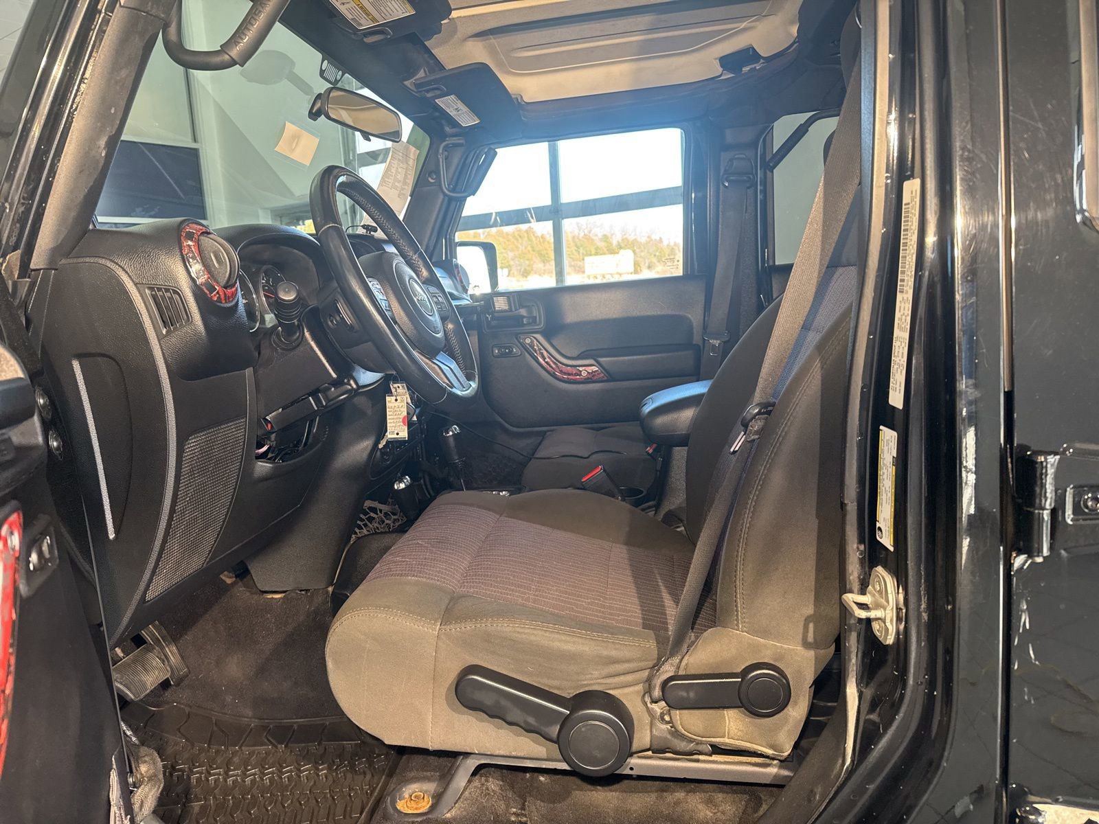 Used 2012 Jeep Wrangler Unlimited Sahara w/ Dual Top Group image 17