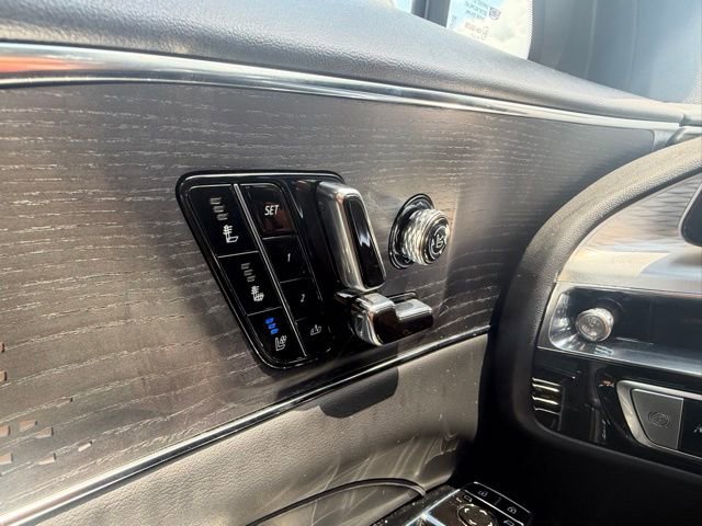 Used 2023 Cadillac Lyriq AWD image 18