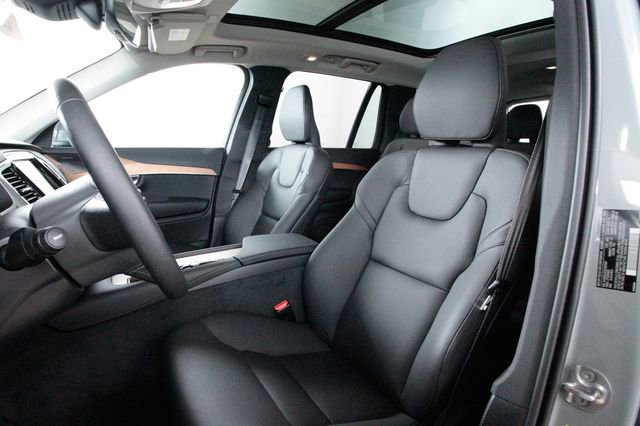 Certified 2025 Volvo XC90 B6 Plus w/ Protection Package Premier image 23