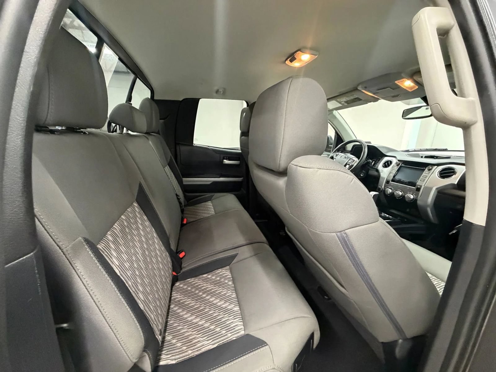 Used 2018 Toyota Tundra SR5 w/ SR5 Upgrade Package AWD/4WD image 17