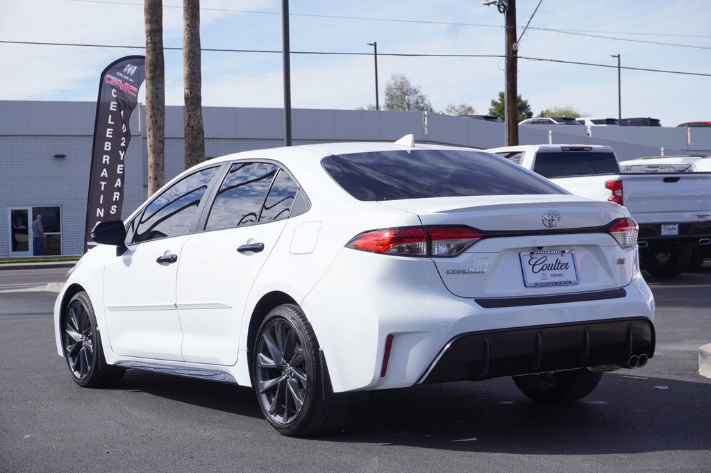 Used 2025 Toyota Corolla SE image 3
