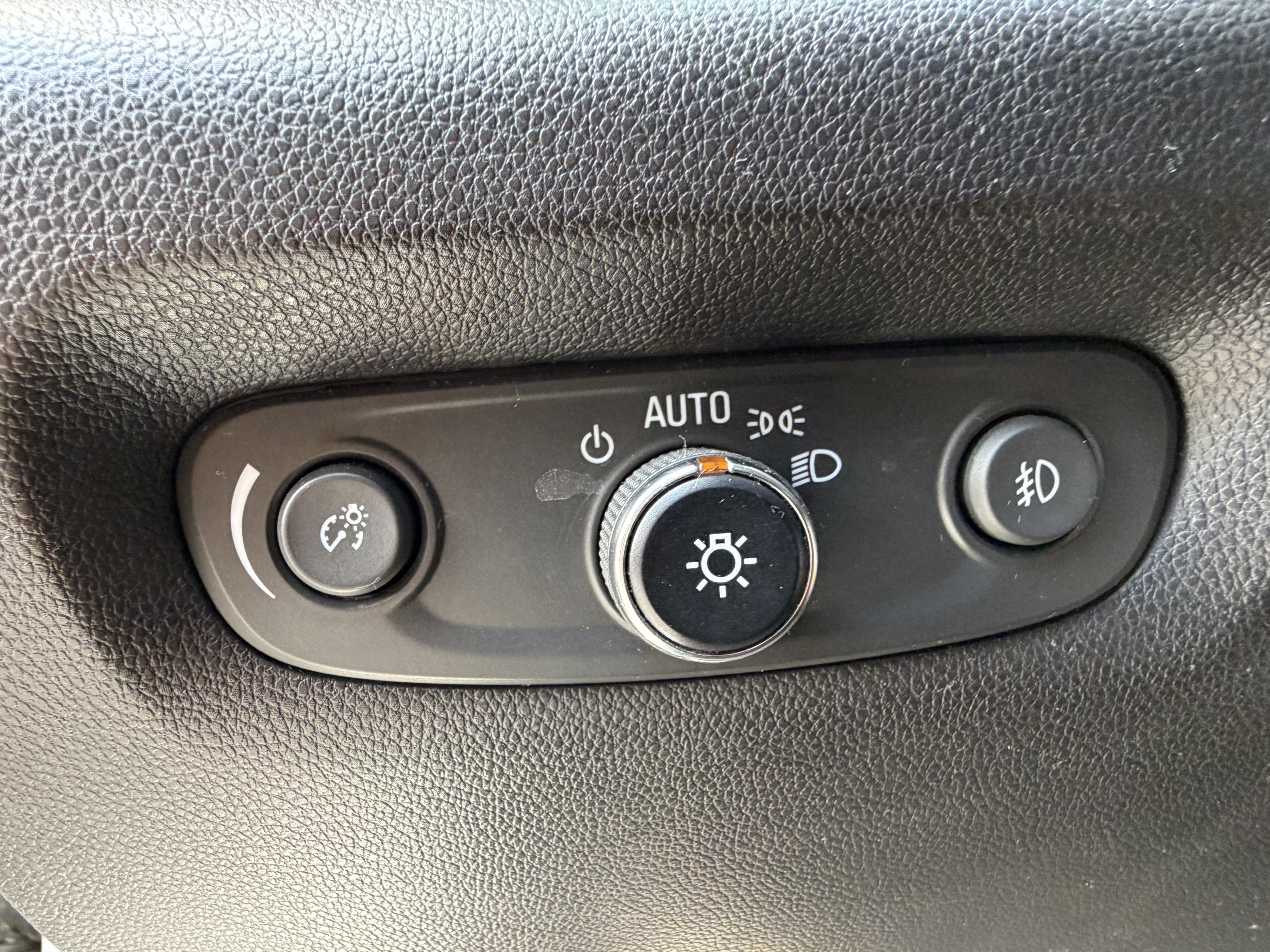 Used 2018 Chevrolet Traverse Premier w/ Redline Edition FWD image 15