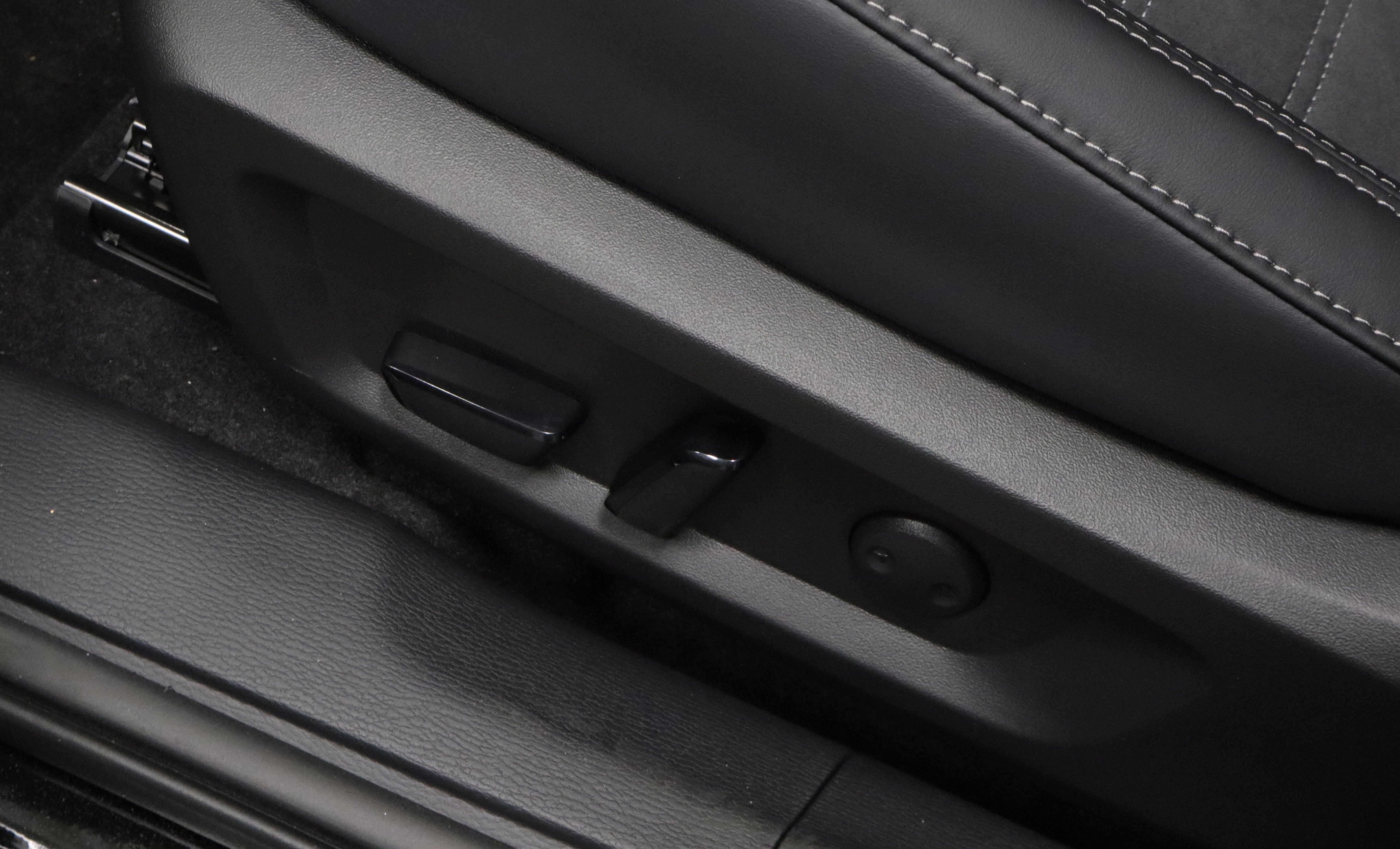 New 2026 Mitsubishi Outlander SE image 16