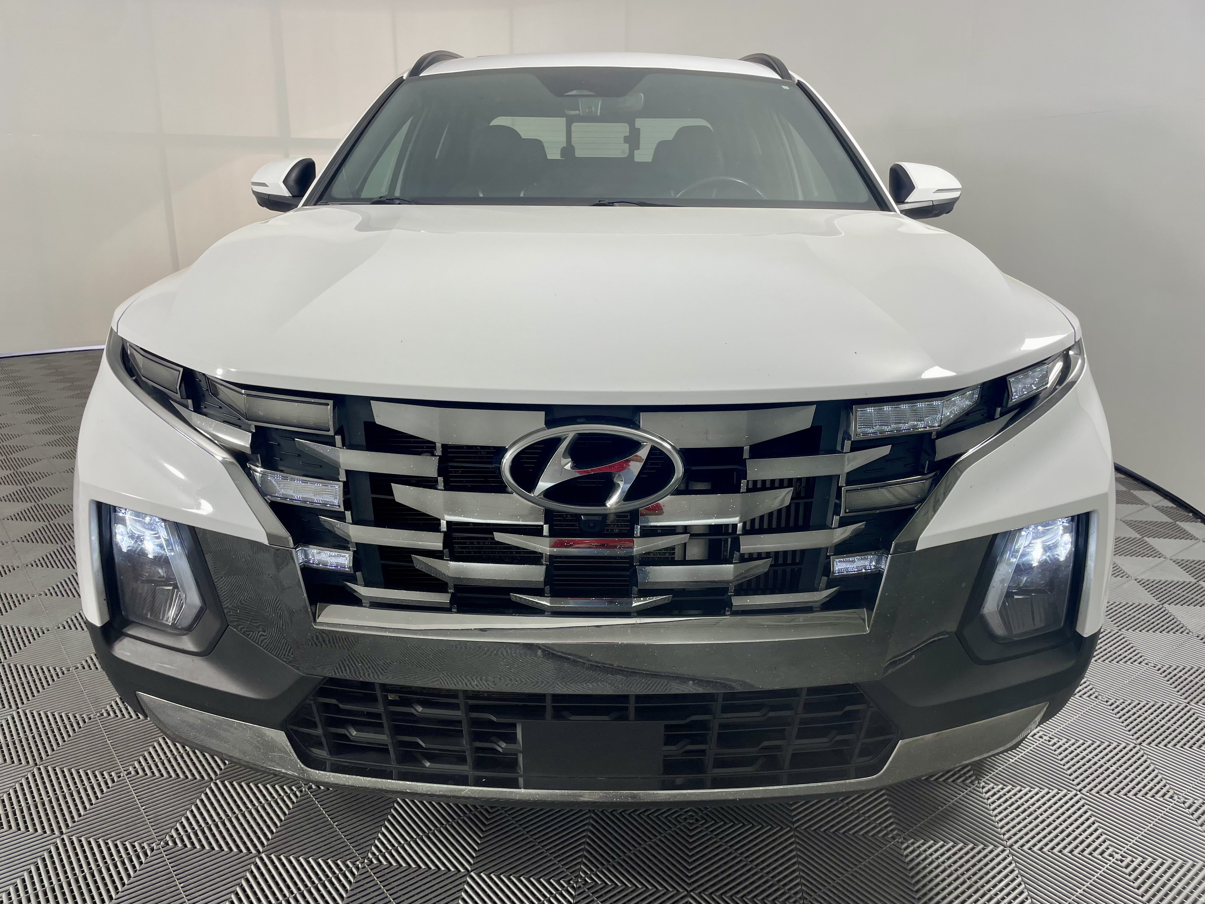 Used 2022 Hyundai Santa Cruz Limited AWD/4WD image 8