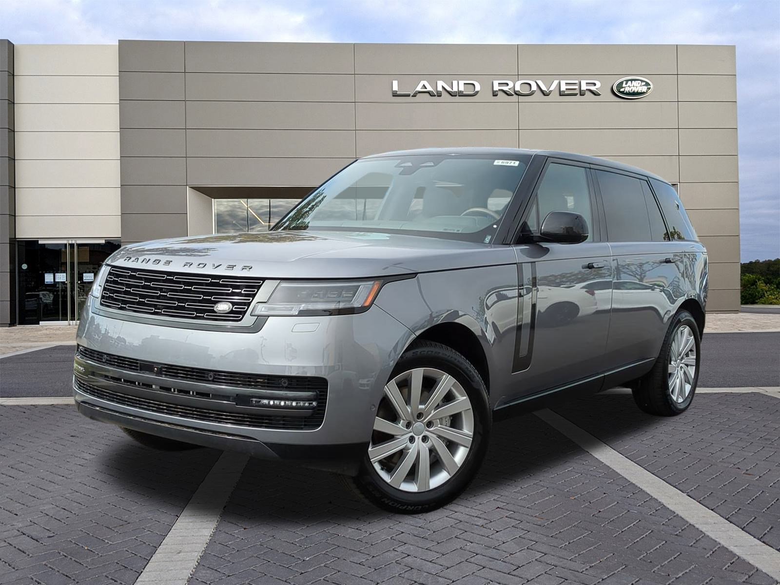 New 2025 Land Rover Range Rover Long Wheelbase SE image 1