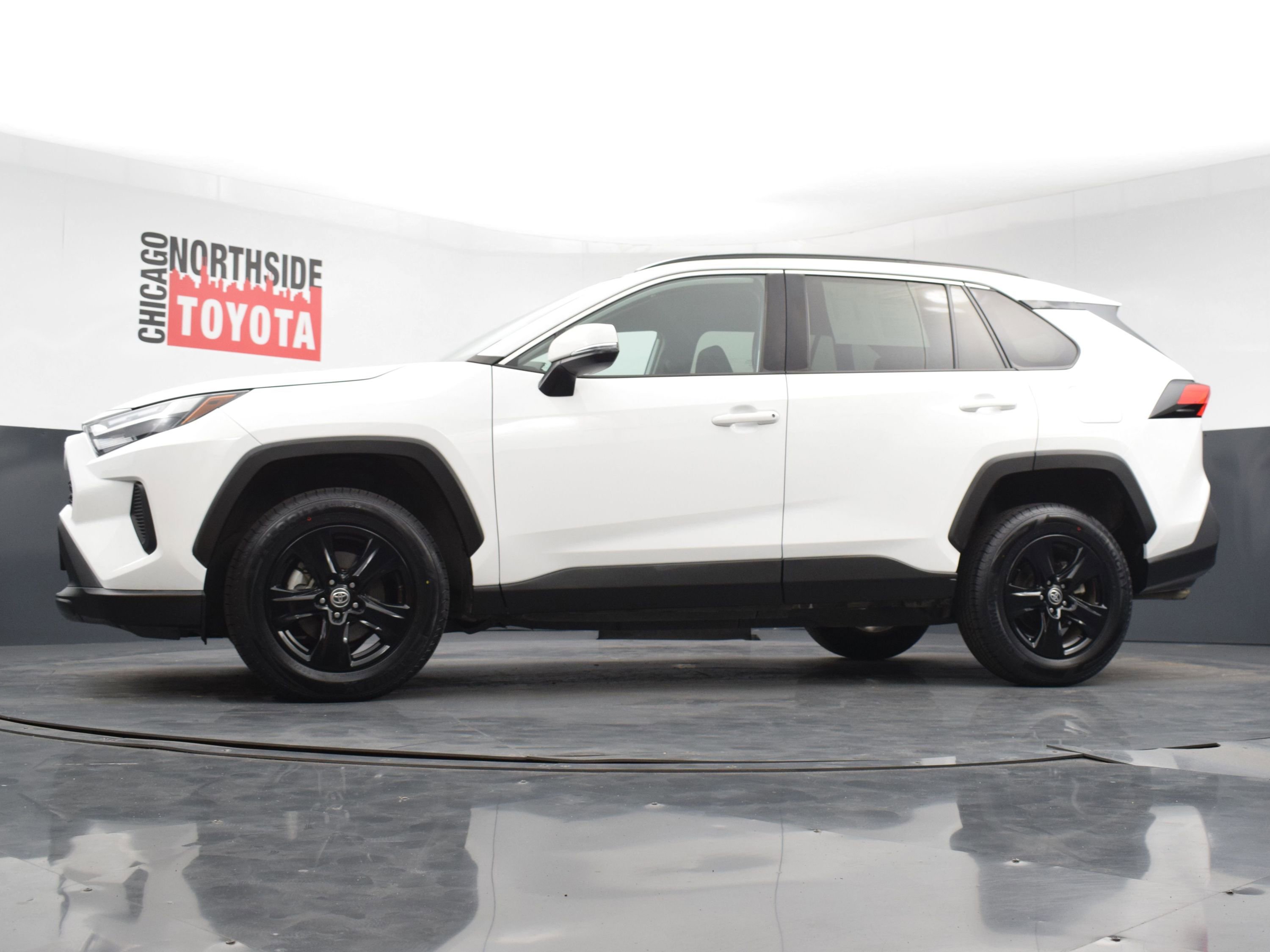 Used 2022 Toyota RAV4 XLE FWD image 24