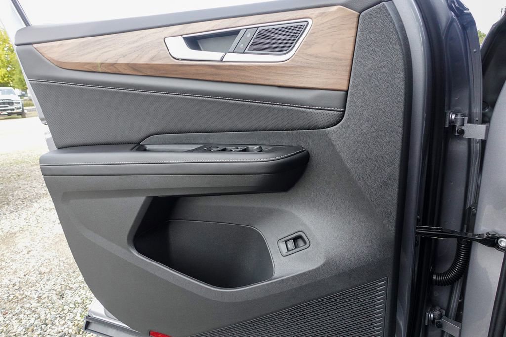 New 2026 Volkswagen Atlas SE image 14