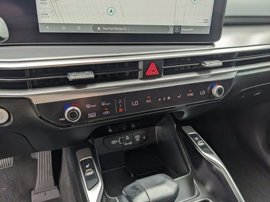 Certified 2025 Kia Sorento S AWD/4WD image 25